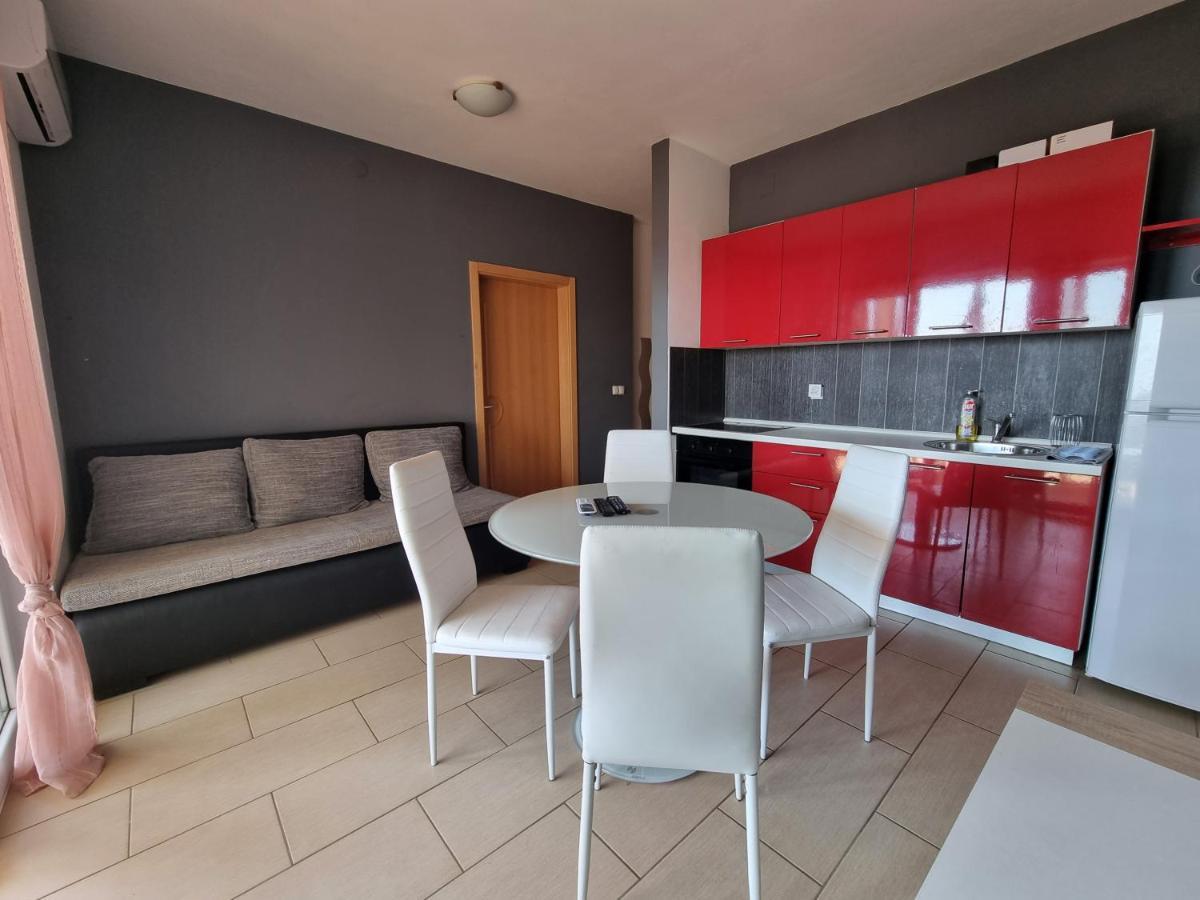 Apartment Wallot Novalja Exterior photo