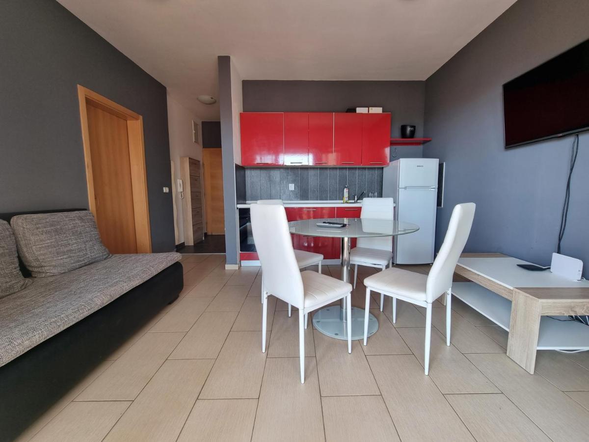 Apartment Wallot Novalja Exterior photo