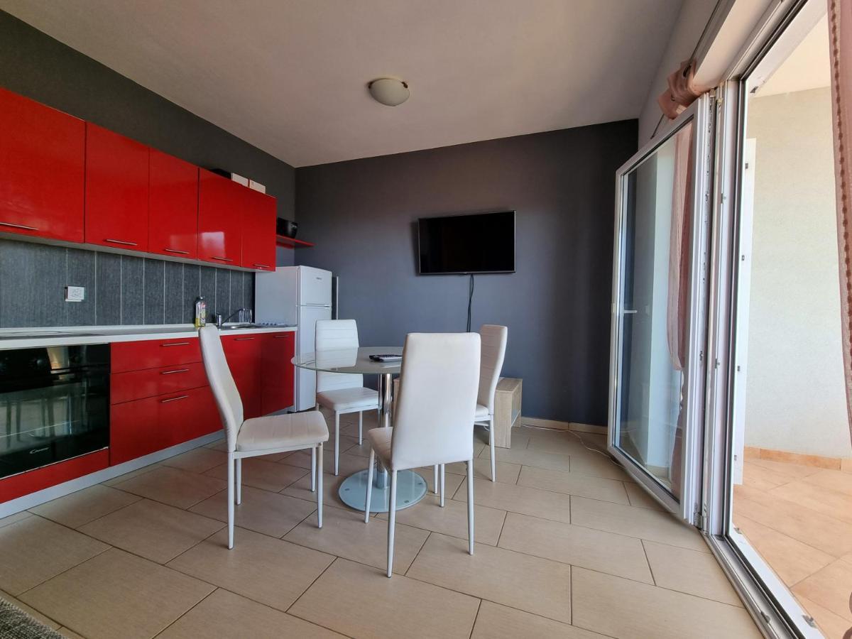 Apartment Wallot Novalja Exterior photo